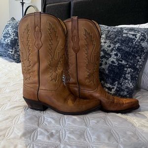 Perfect cowboy boots tan